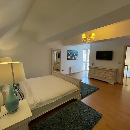 Kyra Luxury Penthouse